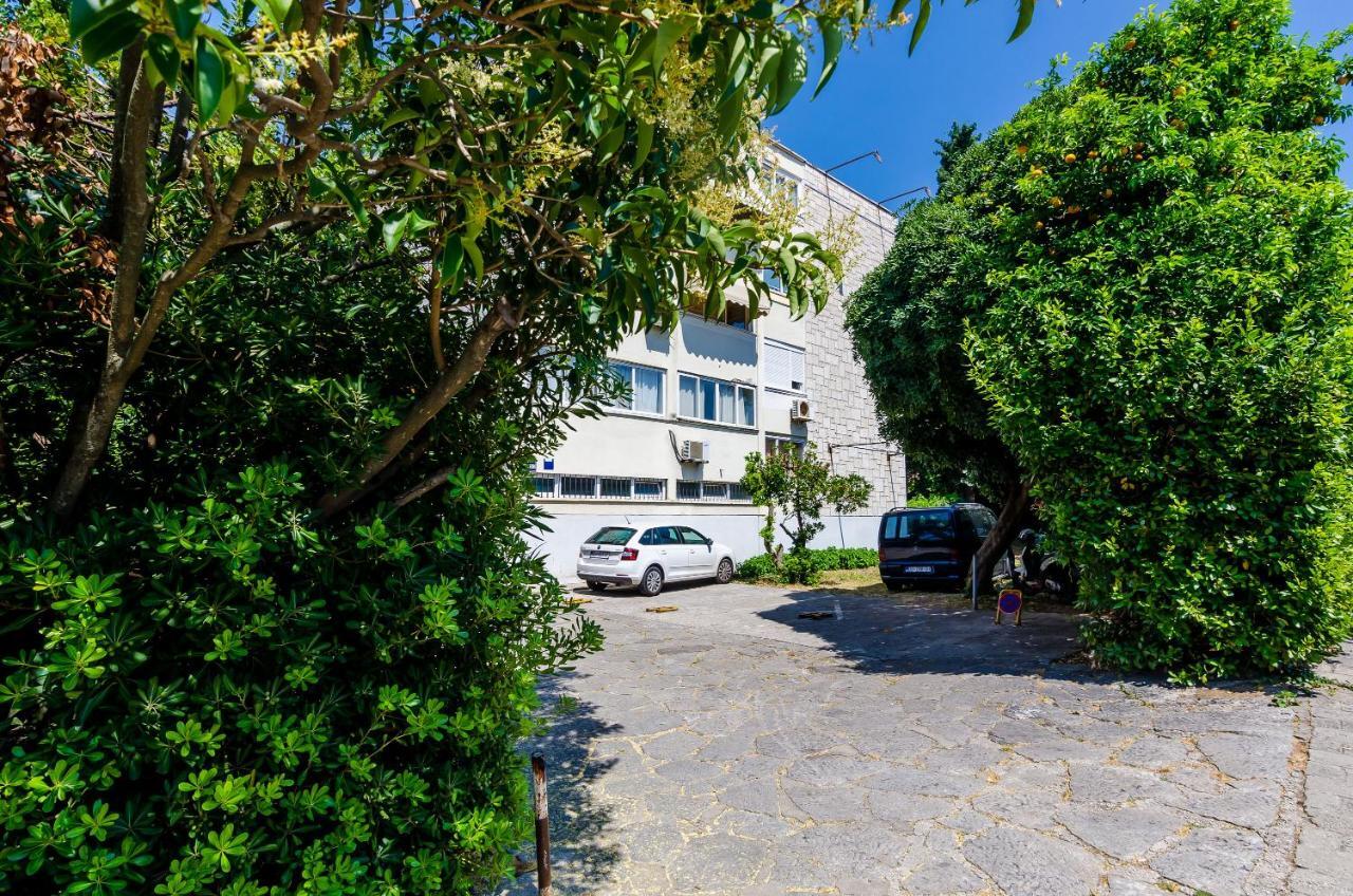 Maha Place دوبروفينك المظهر الخارجي الصورة